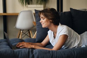 Najpopularniejszy laptop biznesowy Lenovo, ThinkPad E-Series Gen 3 (15,6"), otrzymuje aktualizację w postaci procesorów AMD Ryzen i bogatszych opcji I/O